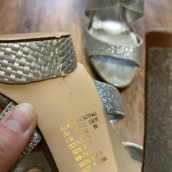 Silver Heels - Picture 2 of 2